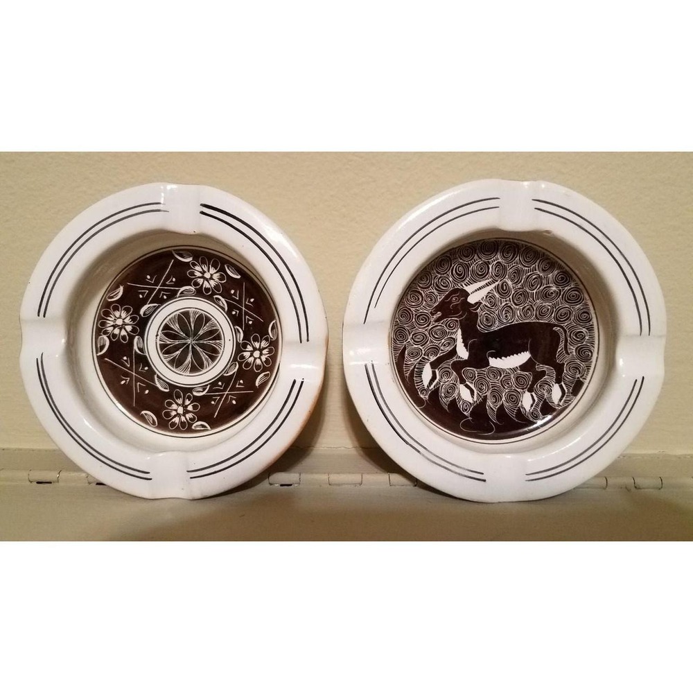 2 vintage Savvas pottery ashtrays